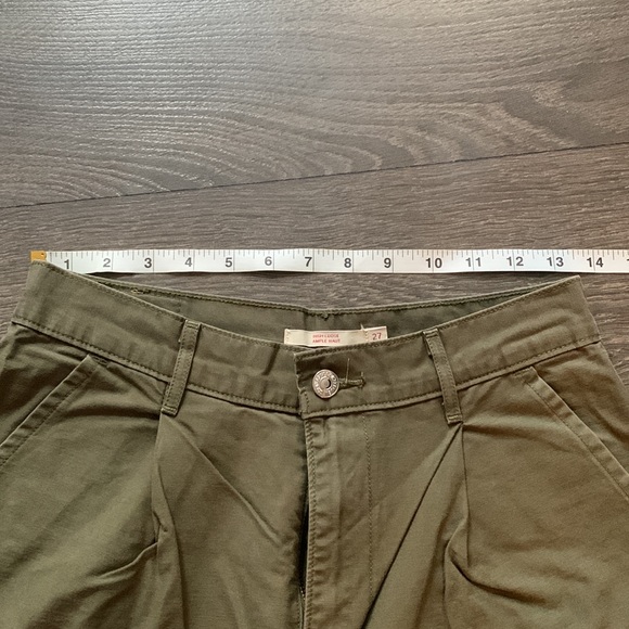 Levi's High Loose Cargo Pants - Picture 5 of 6
